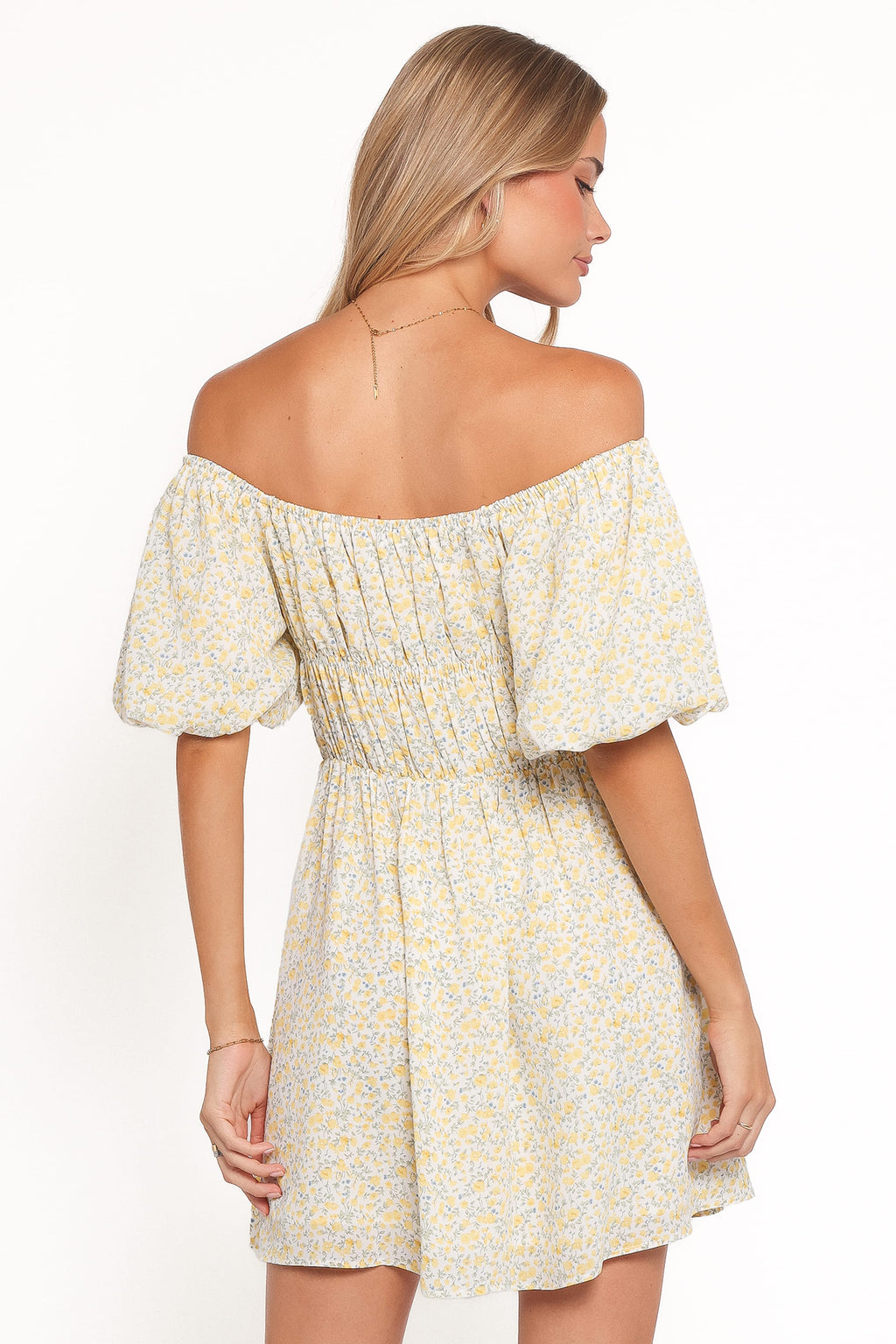 Robe Courte Fleurie Epaules Denudees