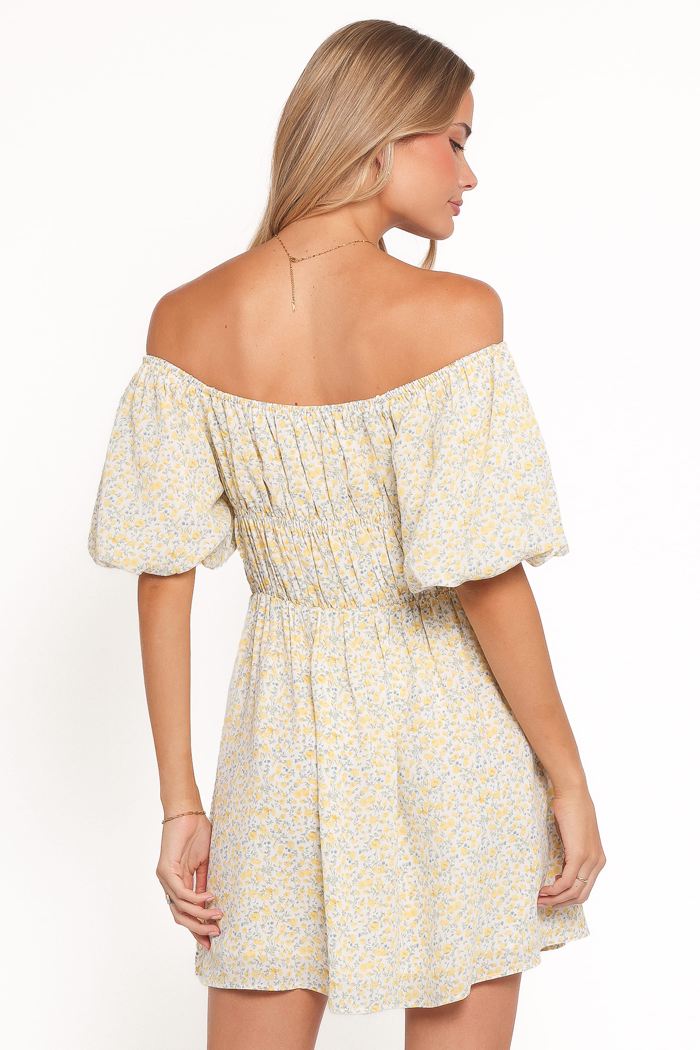 Robe Courte Fleurie Epaules Denudees