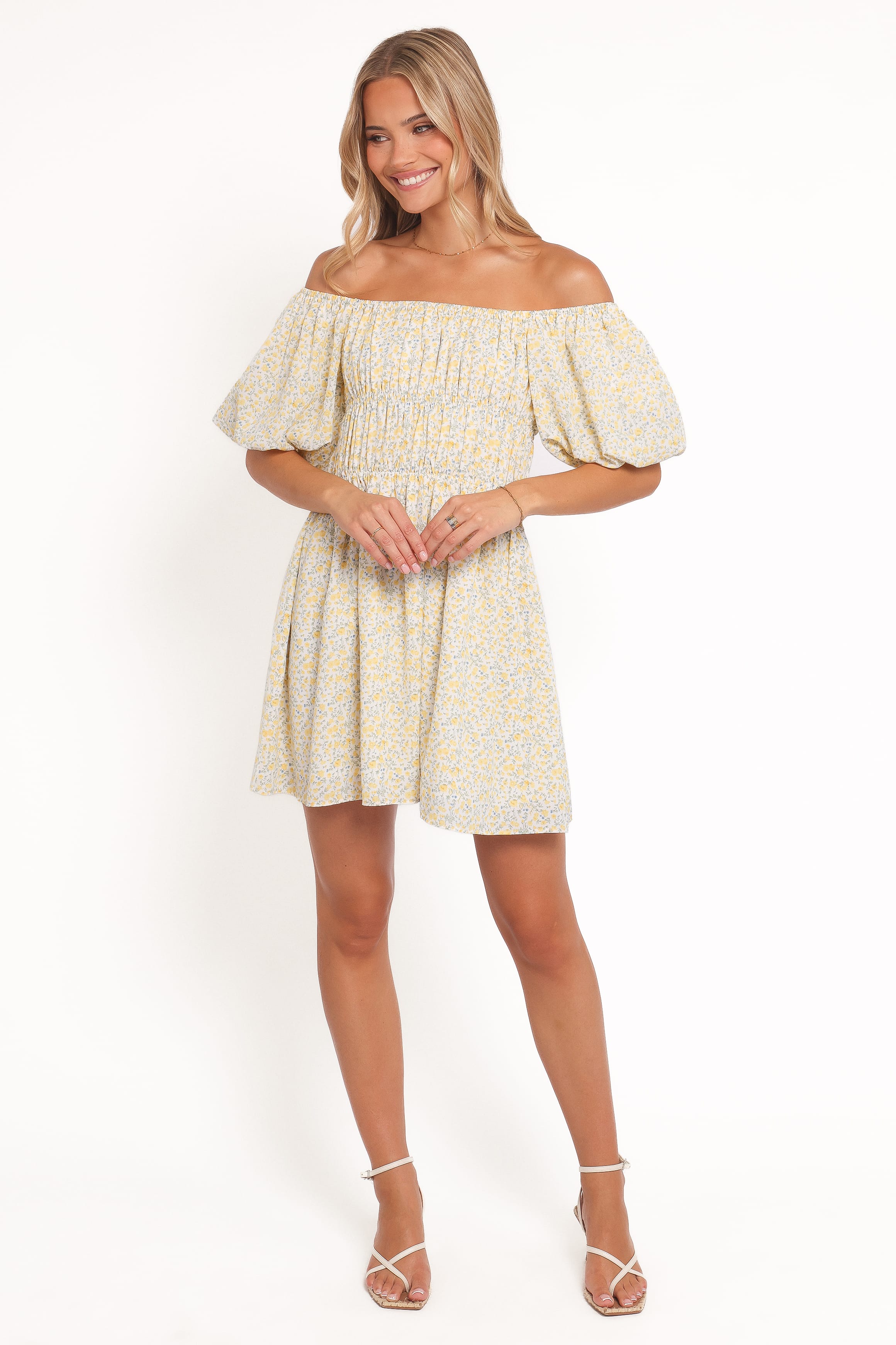 Robe Courte Fleurie Epaules Denudees